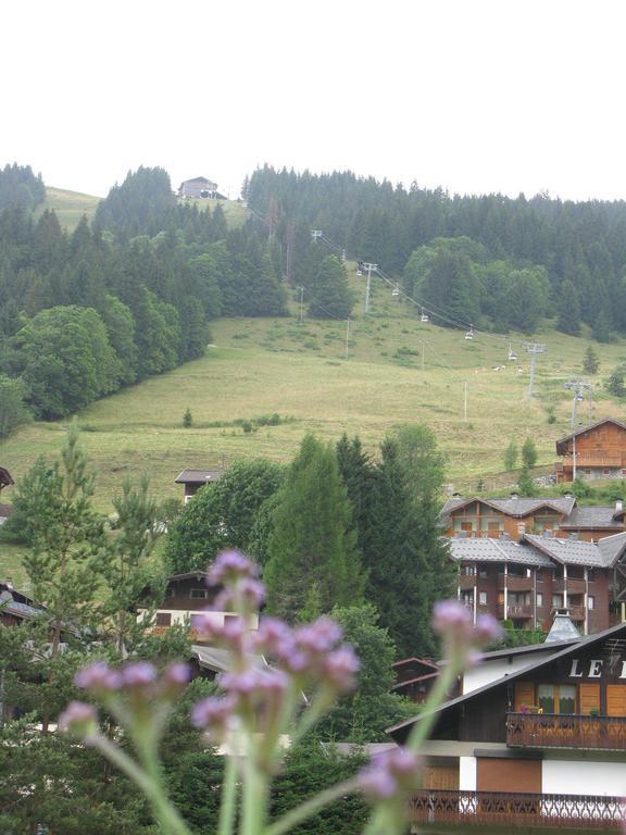Apartamento Les Flocons Les Gets Habitación foto